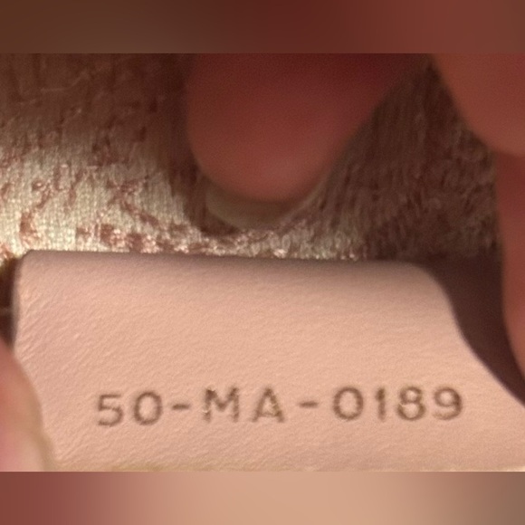 Medium Christian Dior book tote bag- new and only used once. - Picture 5 of 5